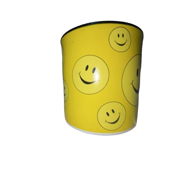 Smiley Face Yellow Coffee Mug By Burton & Burton 2006 - Picture 2 of 4